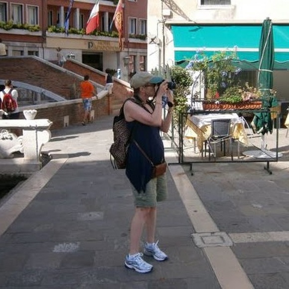 Meet your Posher, Amy - Picture 1 of 1